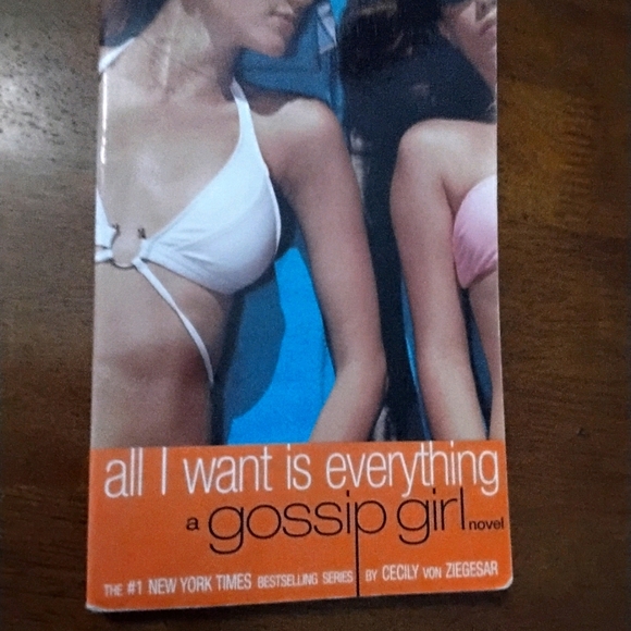 A GOSSIP GIRL NOVEL - Picture 1 of 1